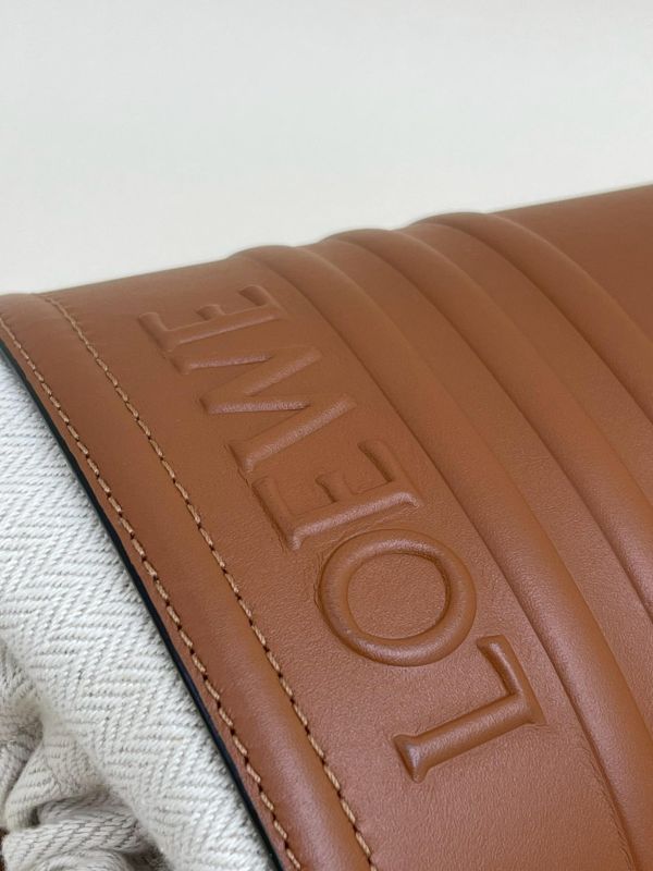 【99成新】LOEWE 園丁水桶包 