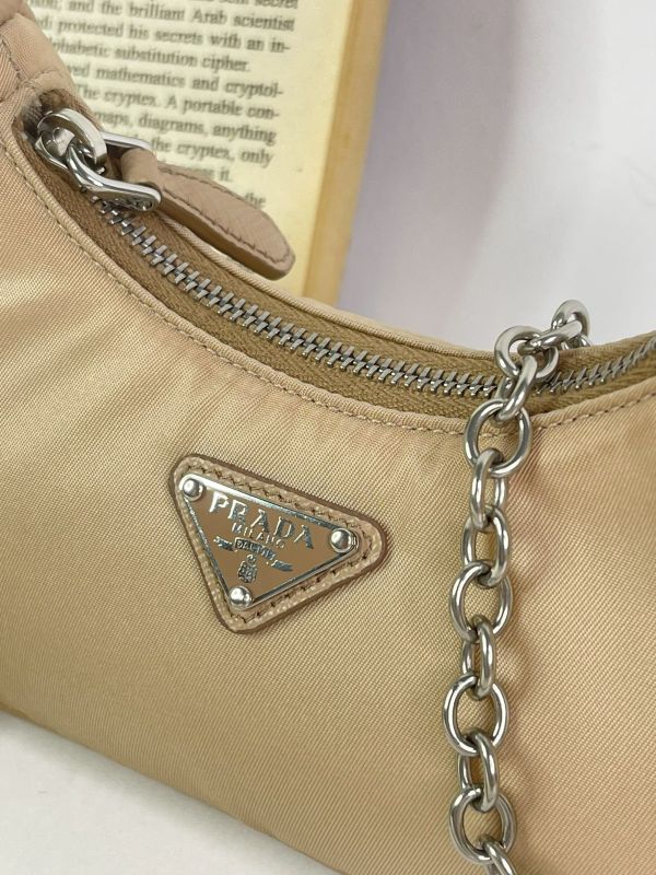 【分期0利率】PRADA re-edition 迷你腋下包【95成新】 