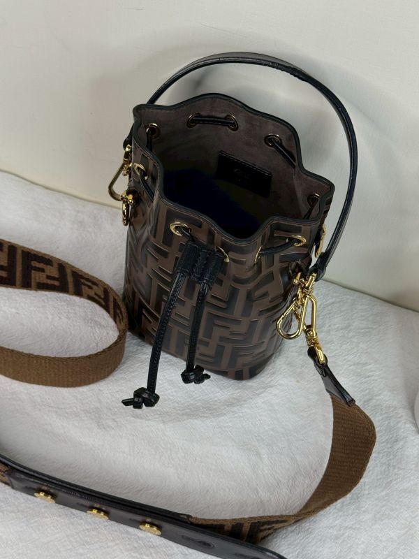 【分期0利率】FENDI Mon Tresor迷你水桶包【9成新】 