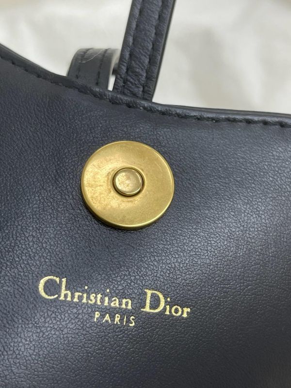 【95成新】DIOR Saddle 中型附鏈帶手拿包 