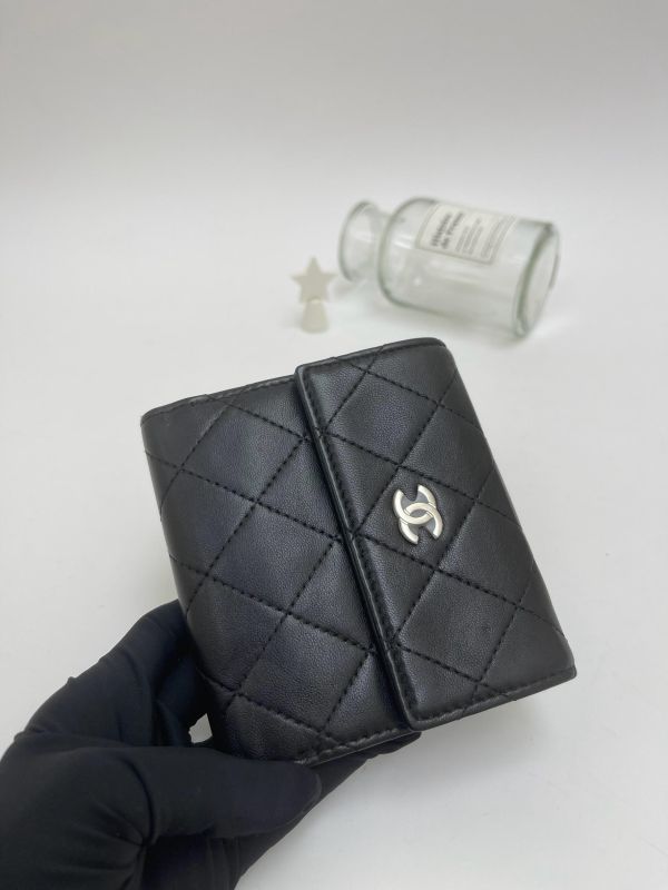【9成新】CHANEL 菱格紋雙折短夾 
