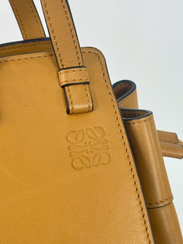 【9成新】LOEWE Mini Hammock 小牛皮 