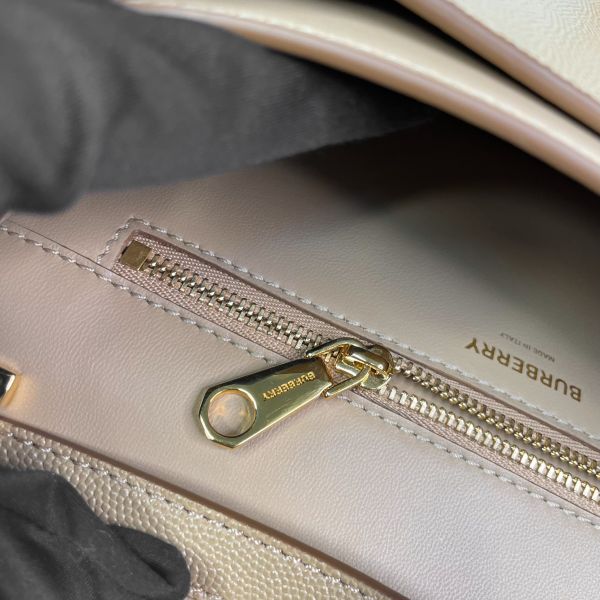 【9.9成新】【12期0利率】BURBERRY TB 小號粒紋皮革鎖扣包 奶茶色 