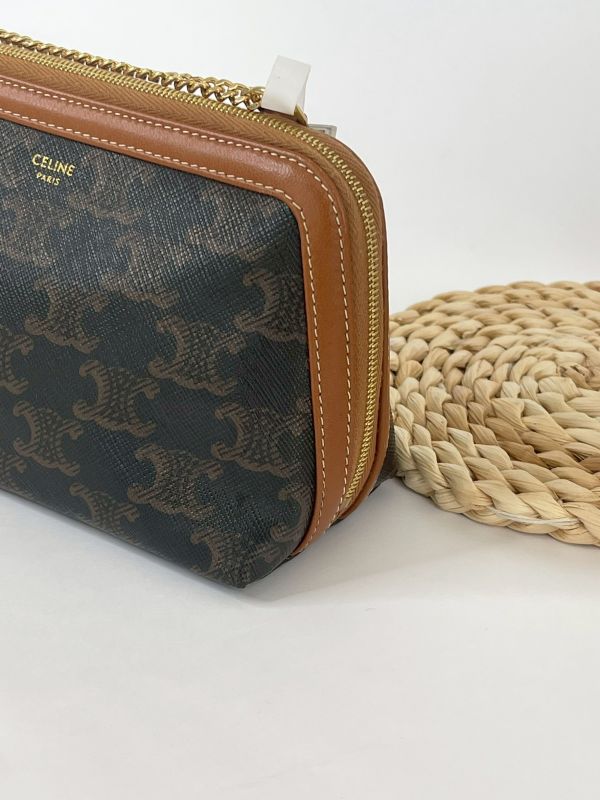 【分期0利率】CELINE TRIOMPHE貝殼包【95成新】 