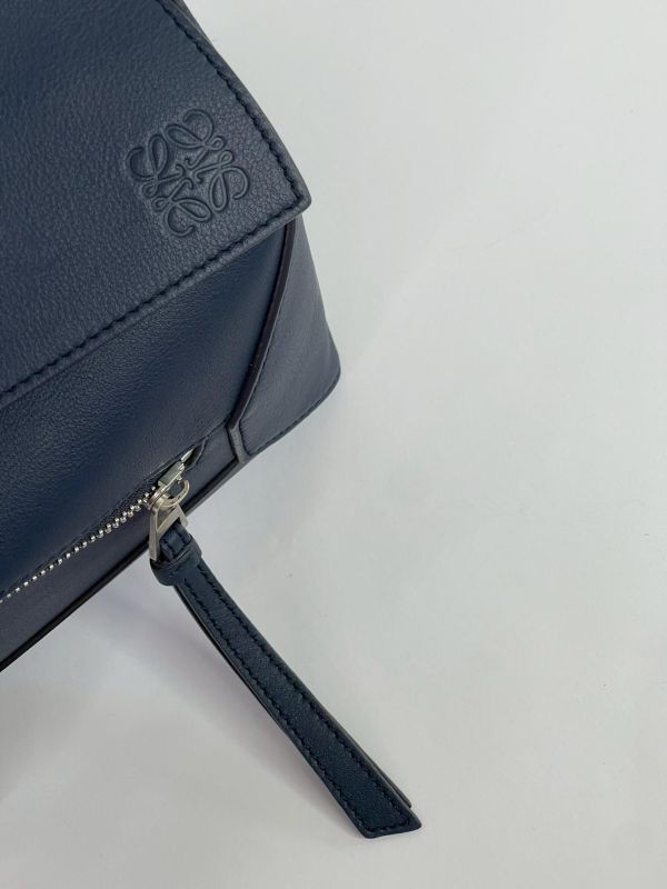 【95成新】LOEWE 小牛皮PUZZLE EDGE腰包小號 