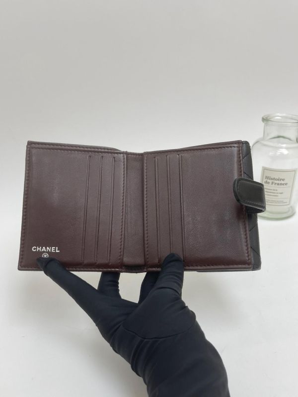 【9成新】CHANEL 菱格紋雙折短夾 