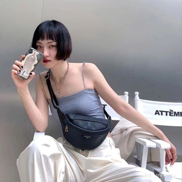 【分期0利率】LV Empreinte皮革黑拉鍊腰包【95成新】 