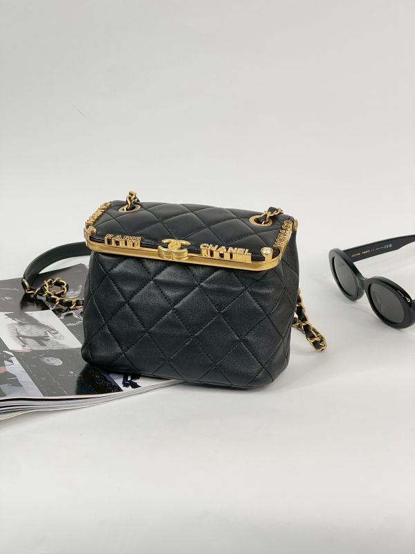 【分期0利率】CHANEL KISS LOCK 方盒子【9成新】 