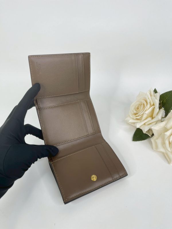 【未使用閒置品】FENDI FF Diamonds 雙層三折短夾 