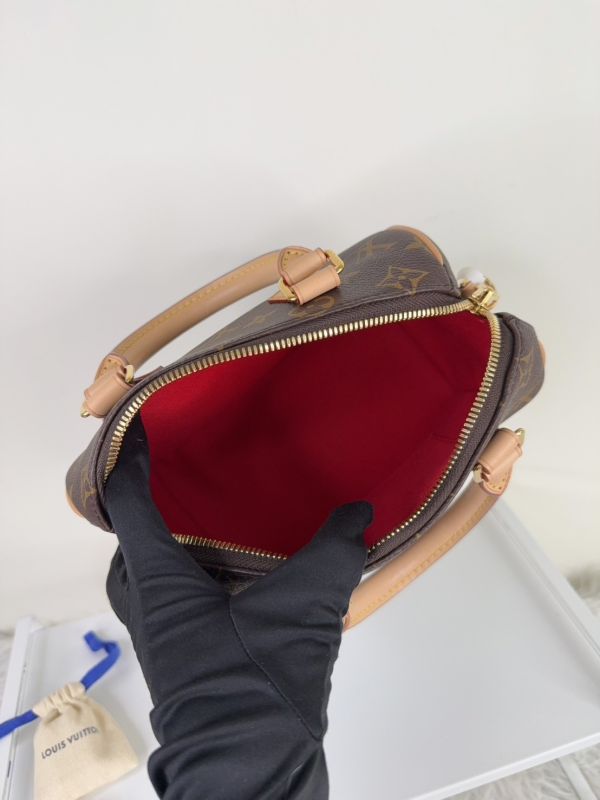 【分期0利率】LV Speedy Bandoulière 20【99成新】 
