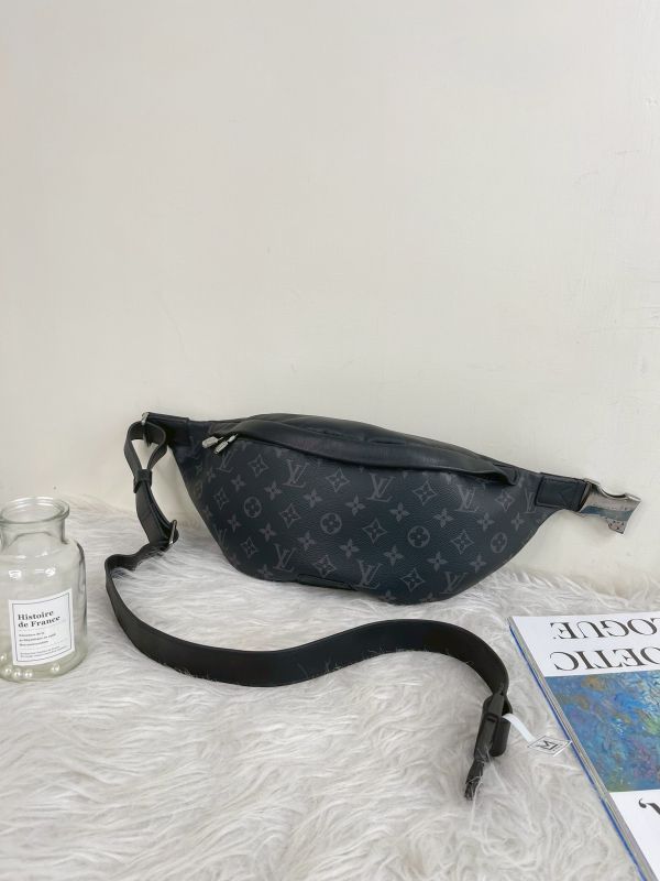 【分期0利率】LV 皮革背帶黑老花腰包【9成新】 