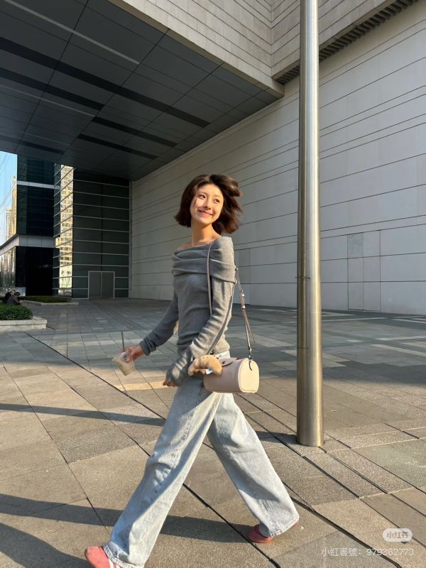 【99成新】LONGCHAMP LE PLIAGE XTRA系列牛皮圓筒斜背包 