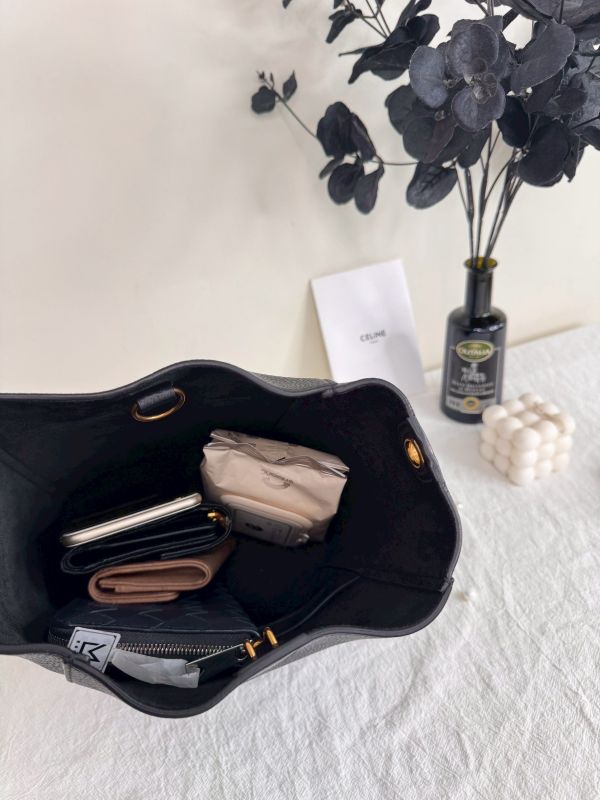 【分期0利率】CELINE Sangle Bucket 牛皮水桶包【95成新】 