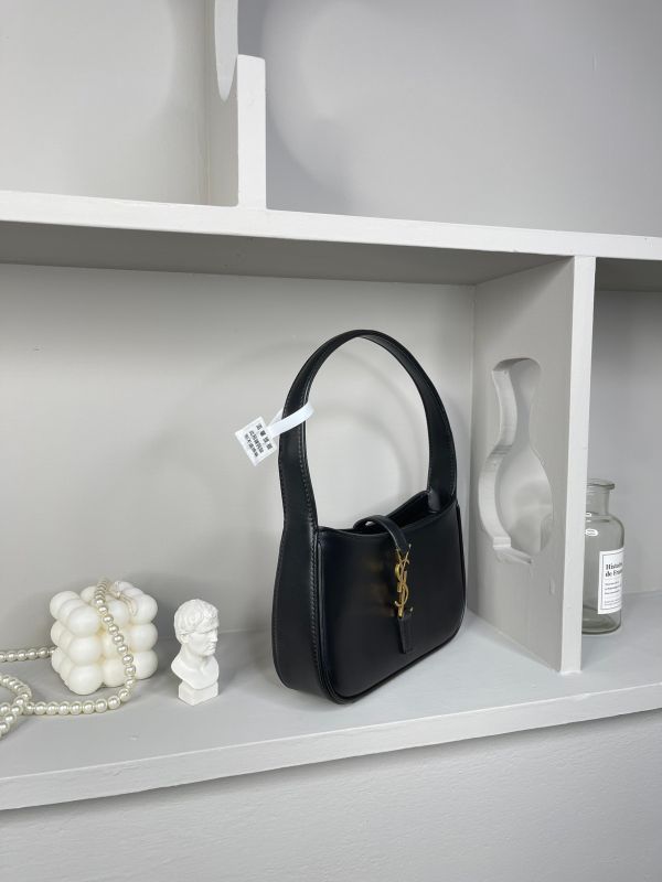 【分期0利率】YSL le 5 à 7滑面皮革迷你手袋【99成新】 