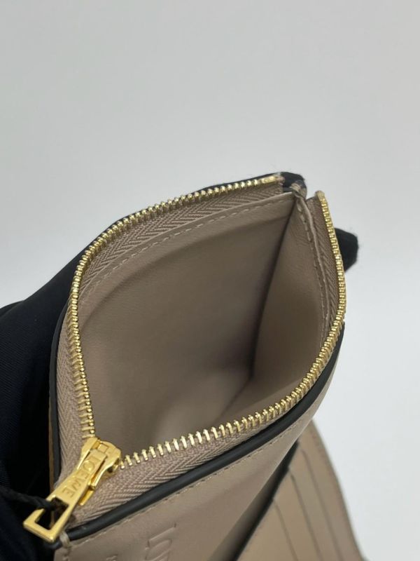 【99成新】LOEWE 粒面小牛皮小號豎款皮夾 
