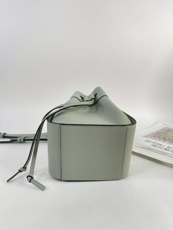 【95成新】LOEWE Mini Hammock 小牛皮 