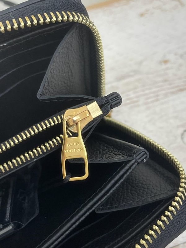 【95成新】LV 皮革LOGO拉鍊錢包 
