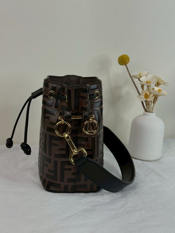 【分期0利率】FENDI Mon Tresor迷你水桶包【9成新】 