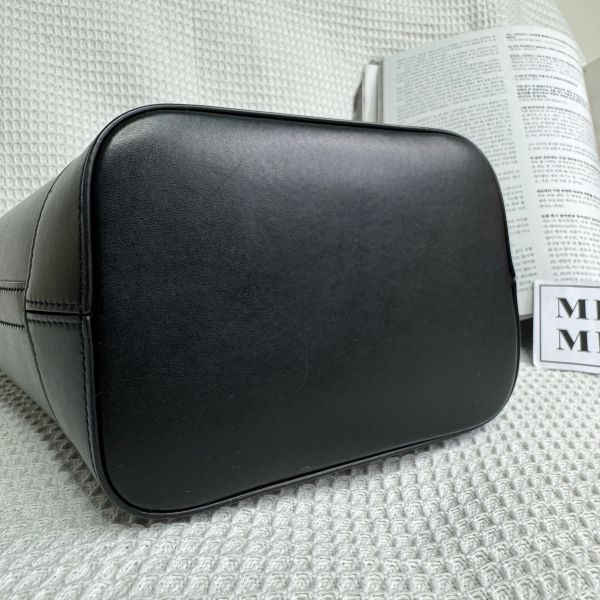 【9成新】【12期0利率】CELINE CUIR TRIOMPHE 小型 BUCKET 水桶包(免費附贈內膽包) 