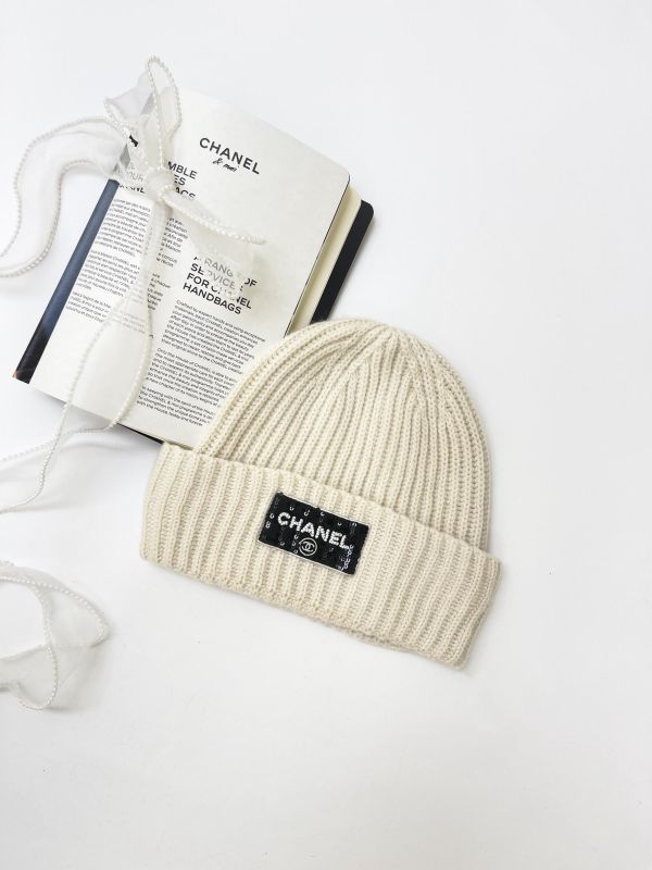 【9成新】CHANEL 23K  LOGO 亮片毛帽 