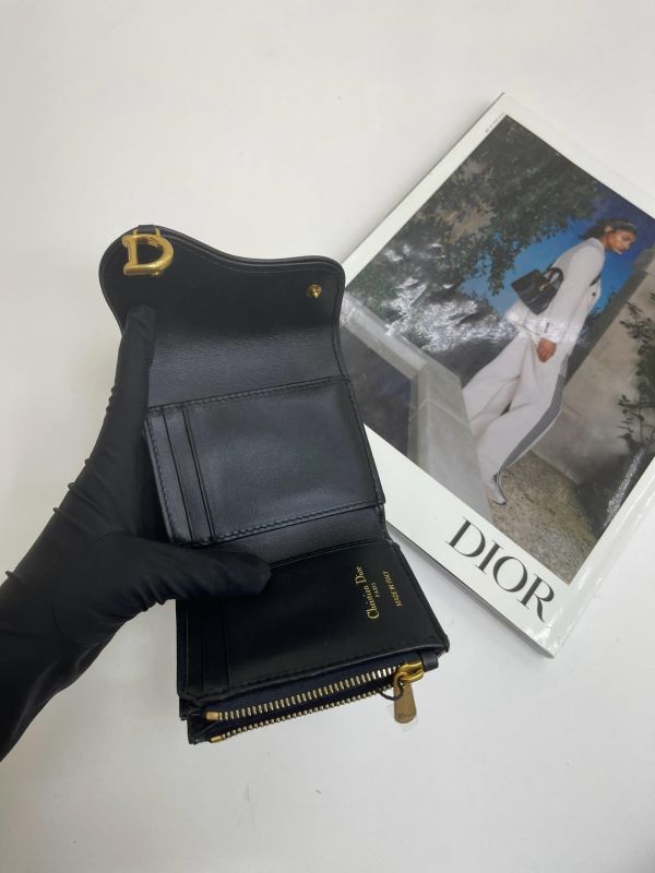 【閒置新品】Dior Saddle Lotus三折短夾 