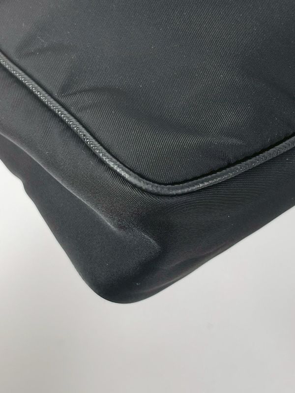 【95成新】PRADA Re-Edition 2005 Re-Nylon 迷你腋下包 