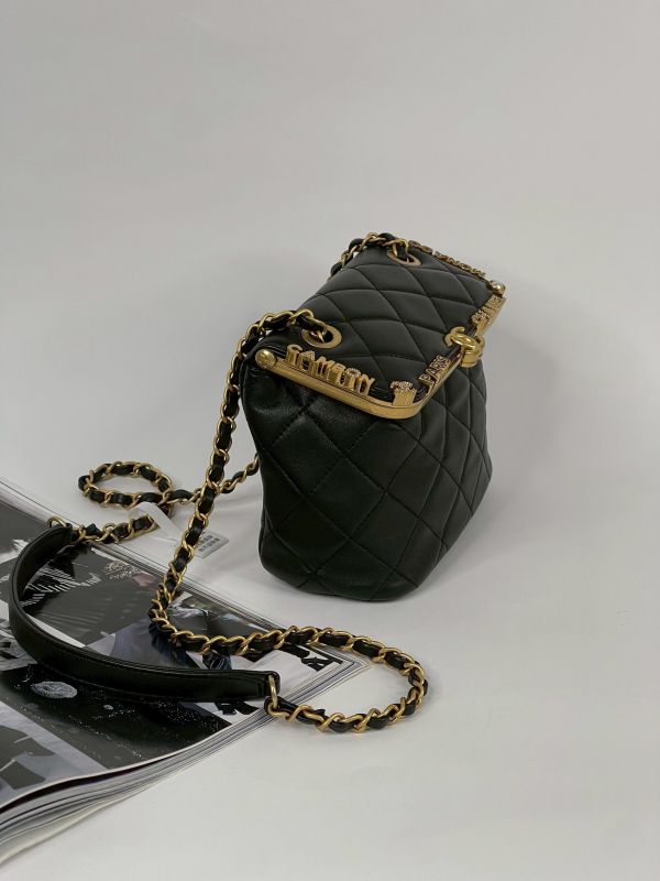 【分期0利率】CHANEL KISS LOCK 方盒子【9成新】 