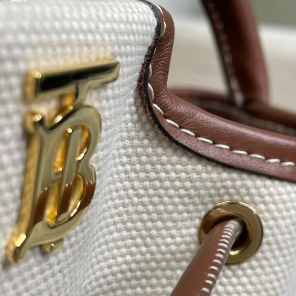 【12期0利率】BURBERRY  TB帆布迷你水桶包【95成新】 