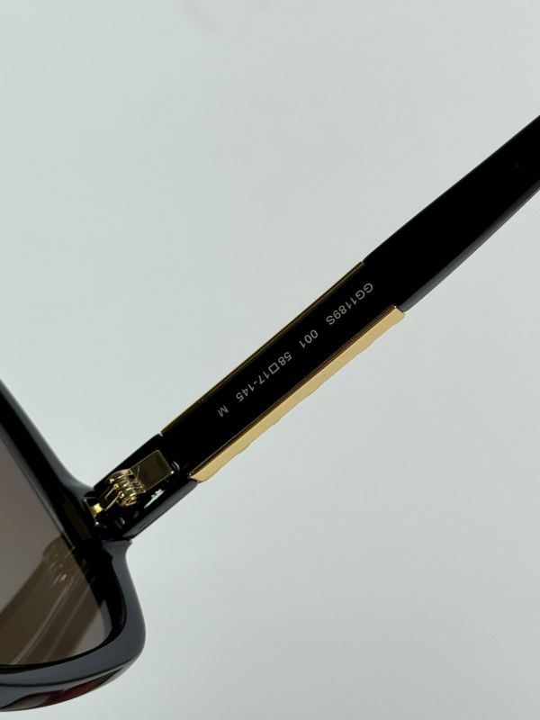 【分期0利率】 GUCCI 大方框側LOGO 墨鏡【99成新】 