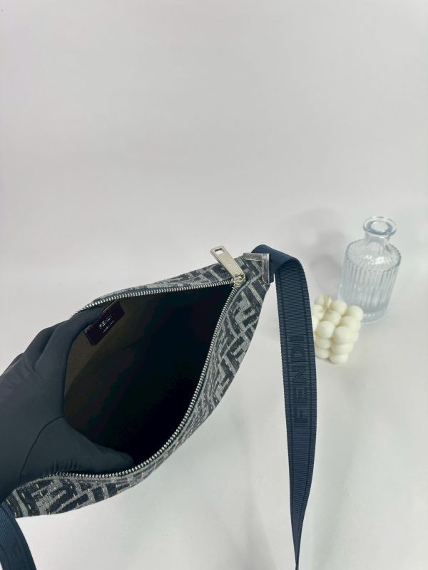 【未使用閒置品】FENDI FF 緹花 小型單肩包 