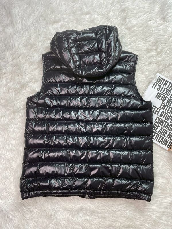 【分期0利率】MONCLER Ragot 羽絨連帽背心【全新品】