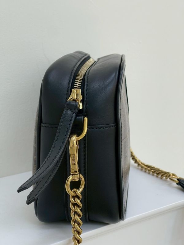 【9成新】FENDI 老花相機包 