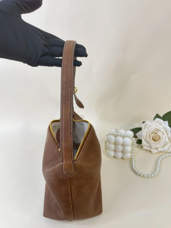 【9成新】MIUMIU 皮革飯盒包 