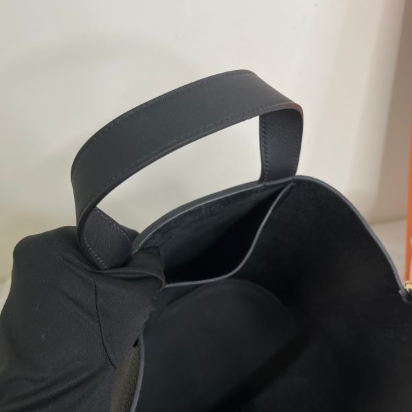 【12期0利率】HERMES IN THE LOOP 豬鼻子菜籃【23年6月韓國購證】【99成新】 