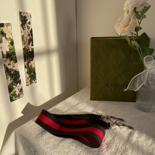 【12期0利率】GUCCI  Supreme 相機包【23年台灣購證】【99成新】 