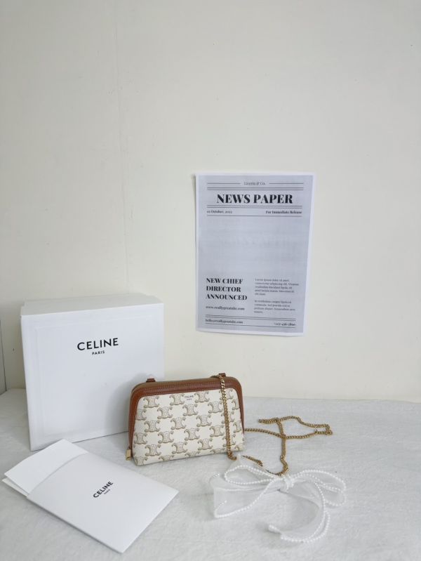 【12期0利率】CELINE TRIOMPHE貝殼包【23年7月台灣購證】【95成新】 