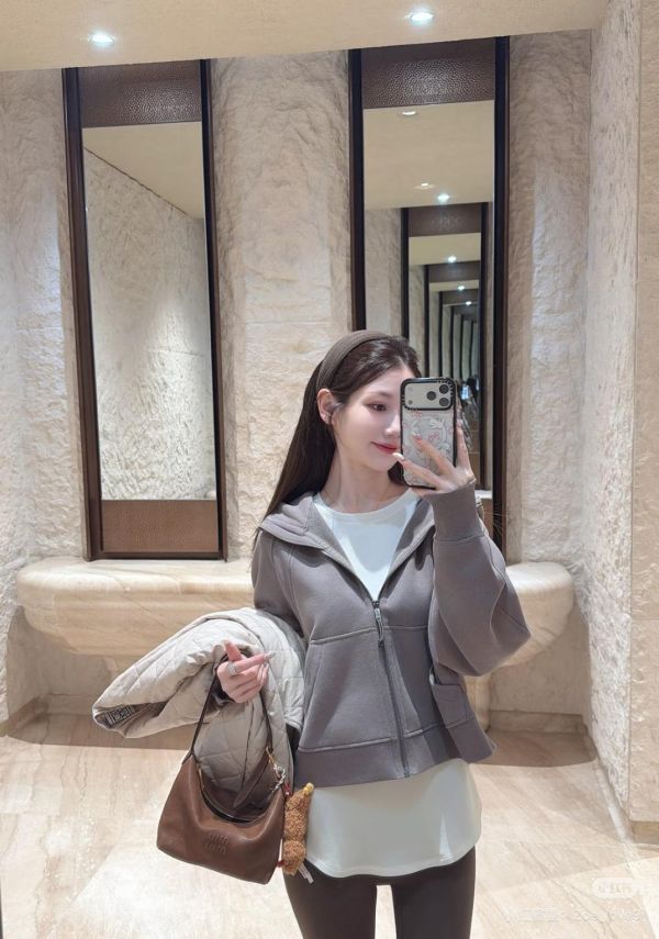 【9成新】MIUMIU 皮革飯盒包 