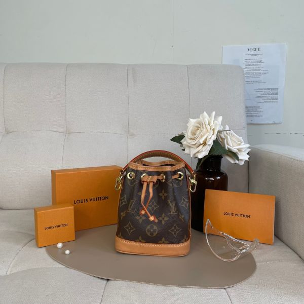 【9成新】【12期0利率】Louis Vuitton LV M40817 NOE BB 經典花紋可斜背小水桶包 