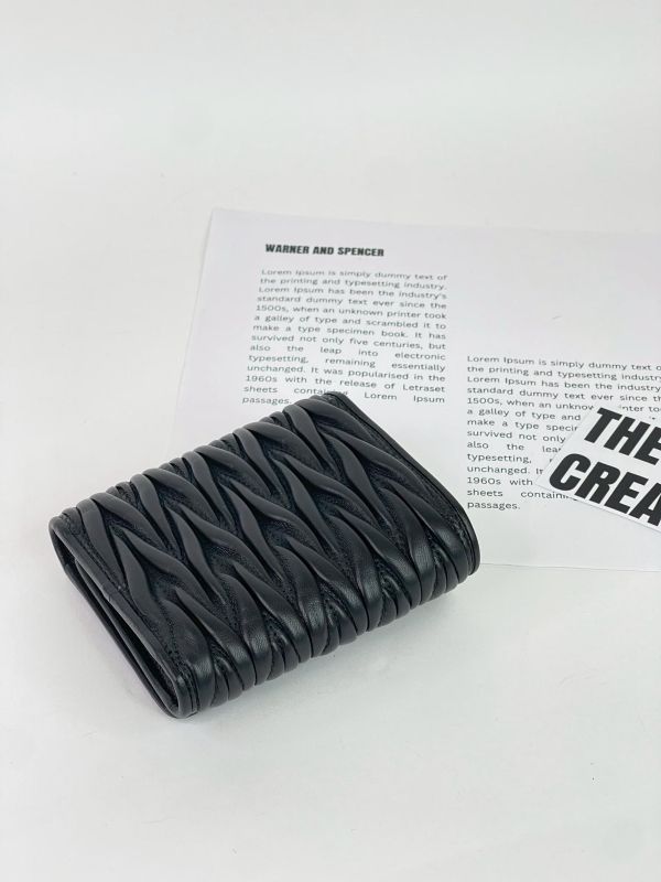 【99成新】MIUMIU Matelassé 納帕皮革短銀包 