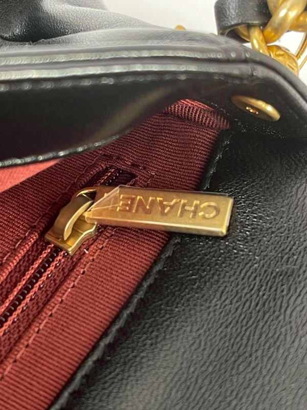 【95成新】CHANEL 21B 側邊金屬字母方胖 