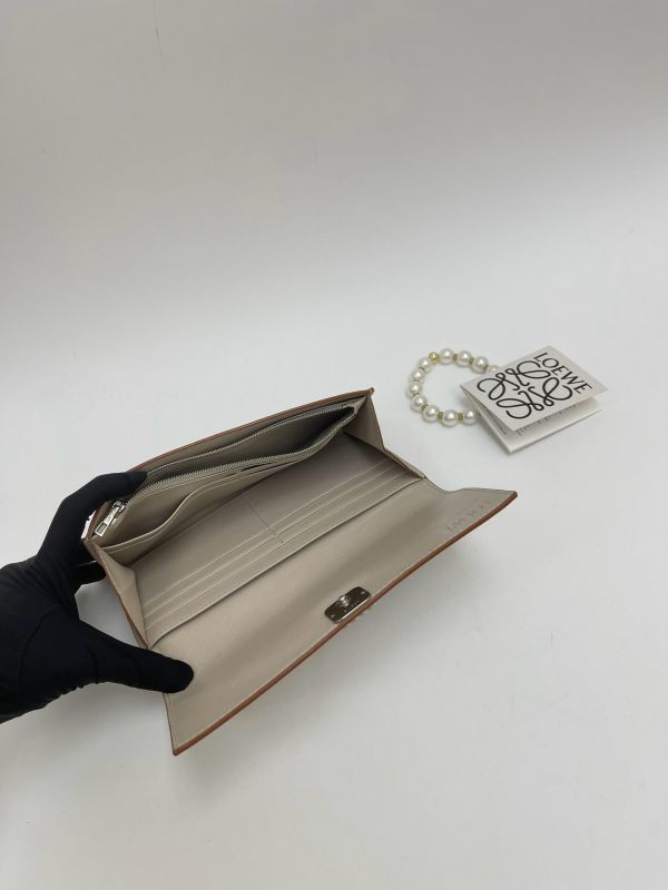 【95成新】LOEWE 鵝卵石紋小牛皮ANAGRAM長夾 