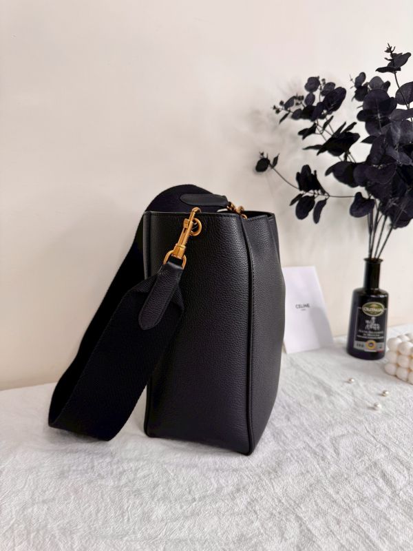 【分期0利率】CELINE Sangle Bucket 牛皮水桶包【95成新】 