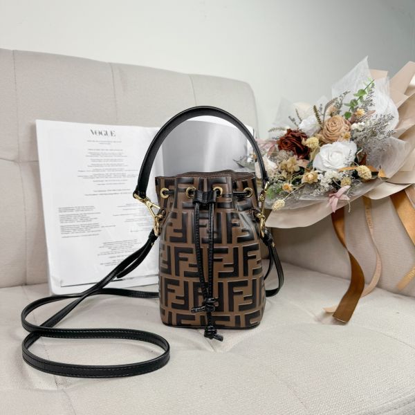 【12期0利率】FENDI Mon Tresor迷你水桶包 咖老花【9成新】 