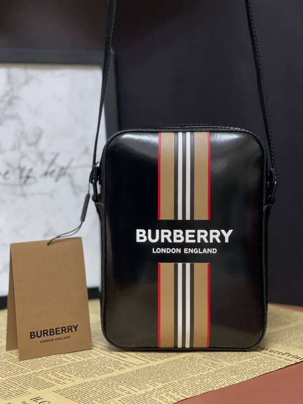 【12期0利率】【全新品】BURBERRY 漆皮條紋手機包 中性款 男女皆可【現金價18500】 