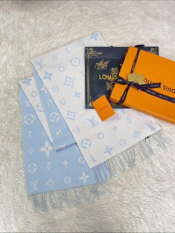 【全新品】LV Reykjavik Cloud 圍巾 