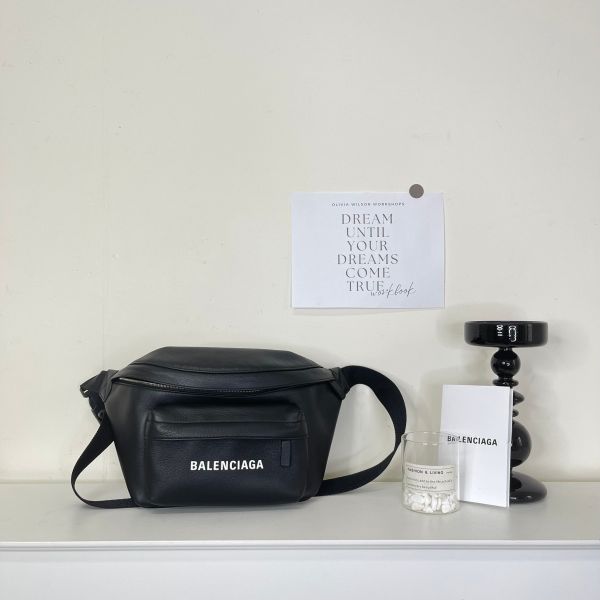 【12期0利率】BALENCIAGA EVERYDAY 腰包【23年7月台灣購證】【95成新】 
