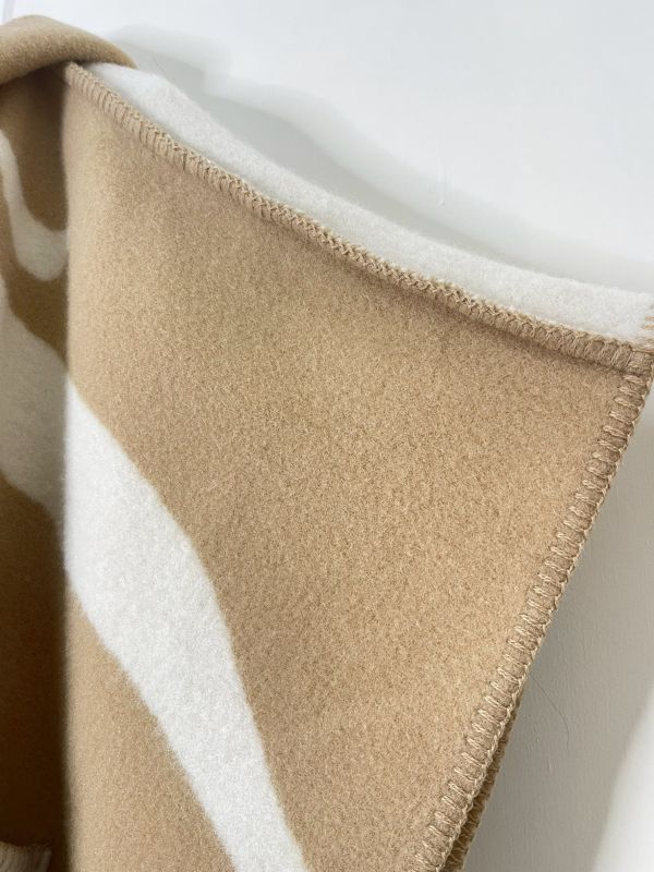 【99成新】BURBERRY CAPE 披肩 