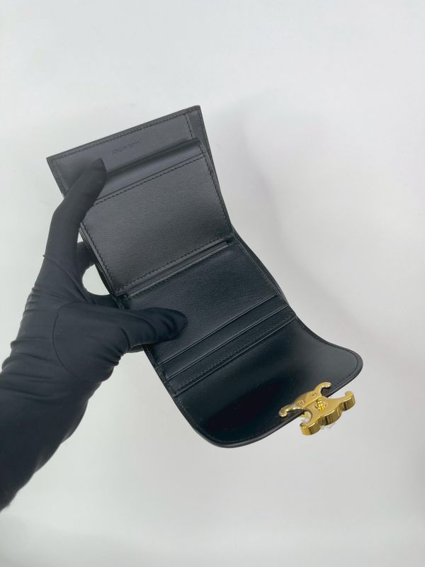 【未使用閒置品】CELINE 亮面牛皮革TRIOMPHE三折短夾 