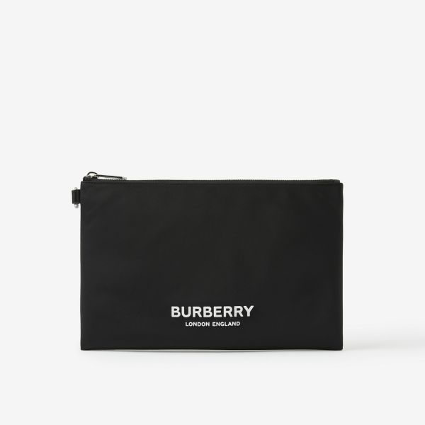 【12期0利率】【全新品】BURBERRY徽標字母尼龍手拿包【現金價13000】 