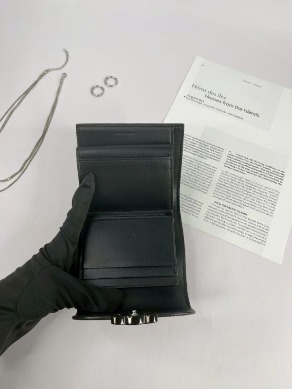 【分期0利率】CELINE 亮面牛皮革TRIOMPHE三折短夾 【95成新】 